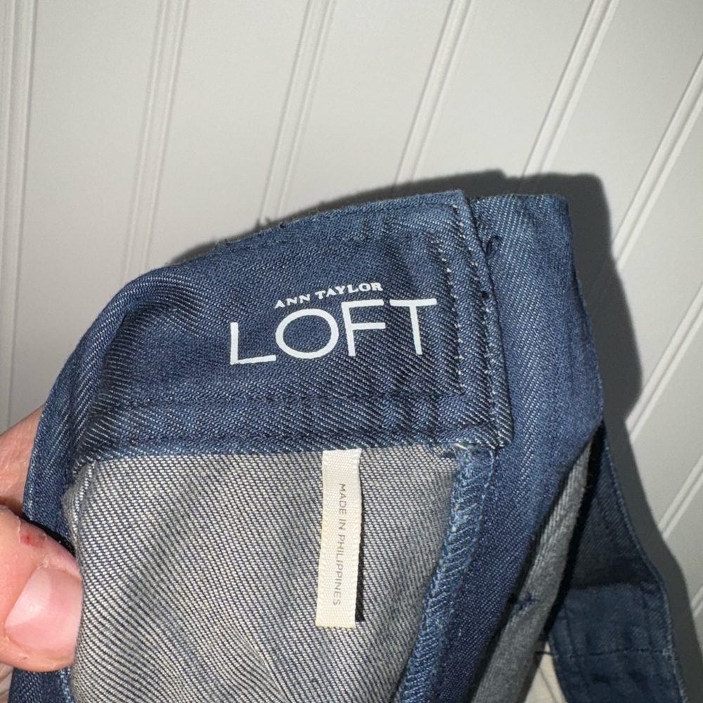 NWOT LOFT Dark Denim Skirt| Size 4 - Picture 3 of 4